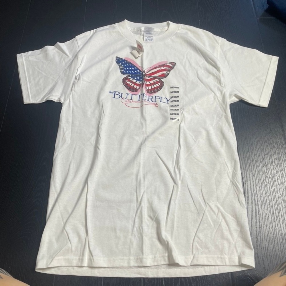 UNBRANDED Butterfly American Medium Tee Shirt White‎ Flag NWT Patriotic